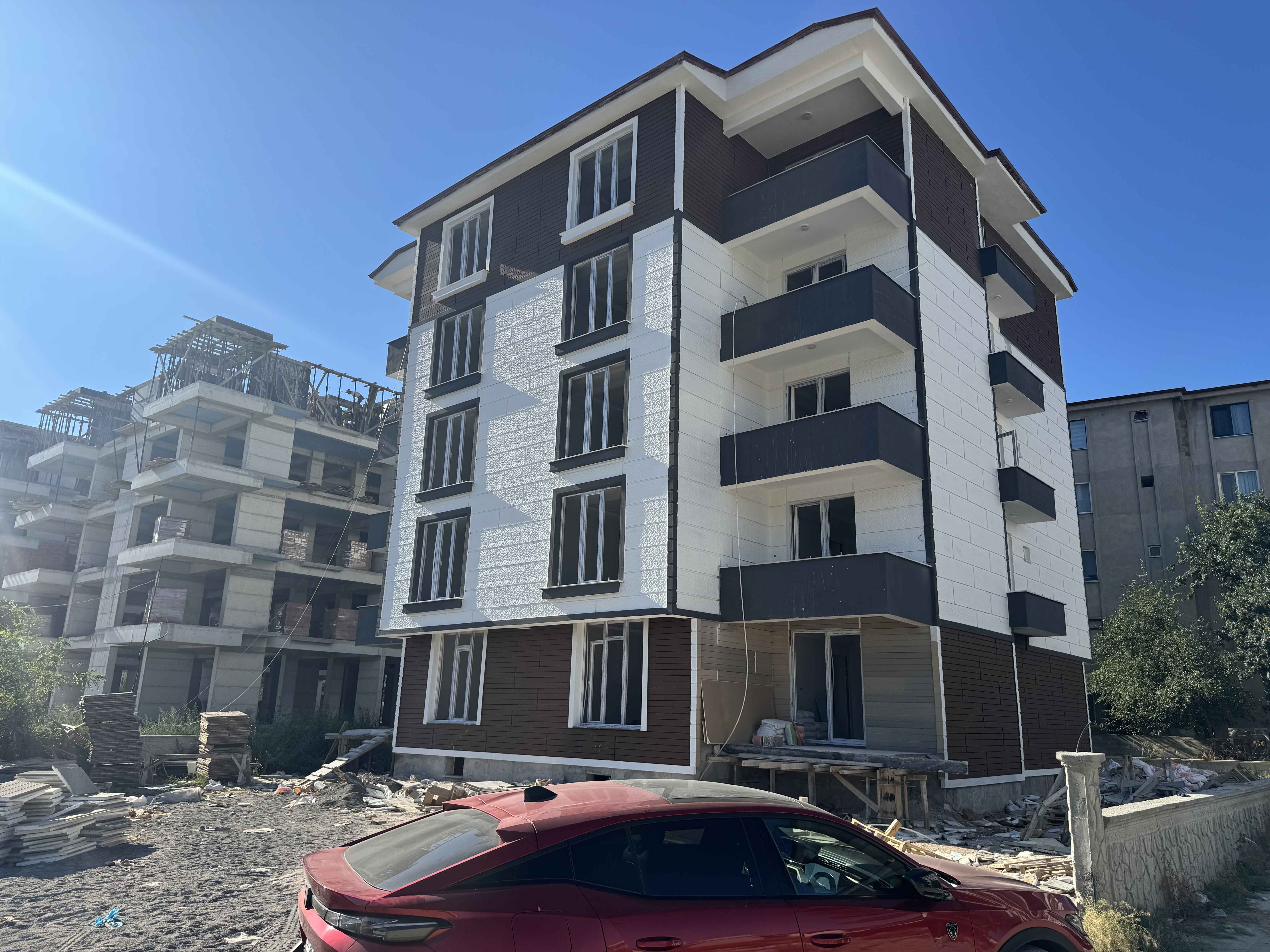 Dere Kenarı 10 Daire